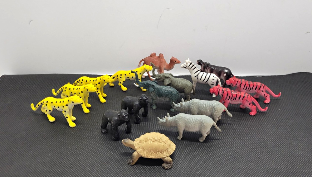 Lot of Assorted Plastic Safari Wild Animal Figurines Tigers Rhino Elephant Zebra